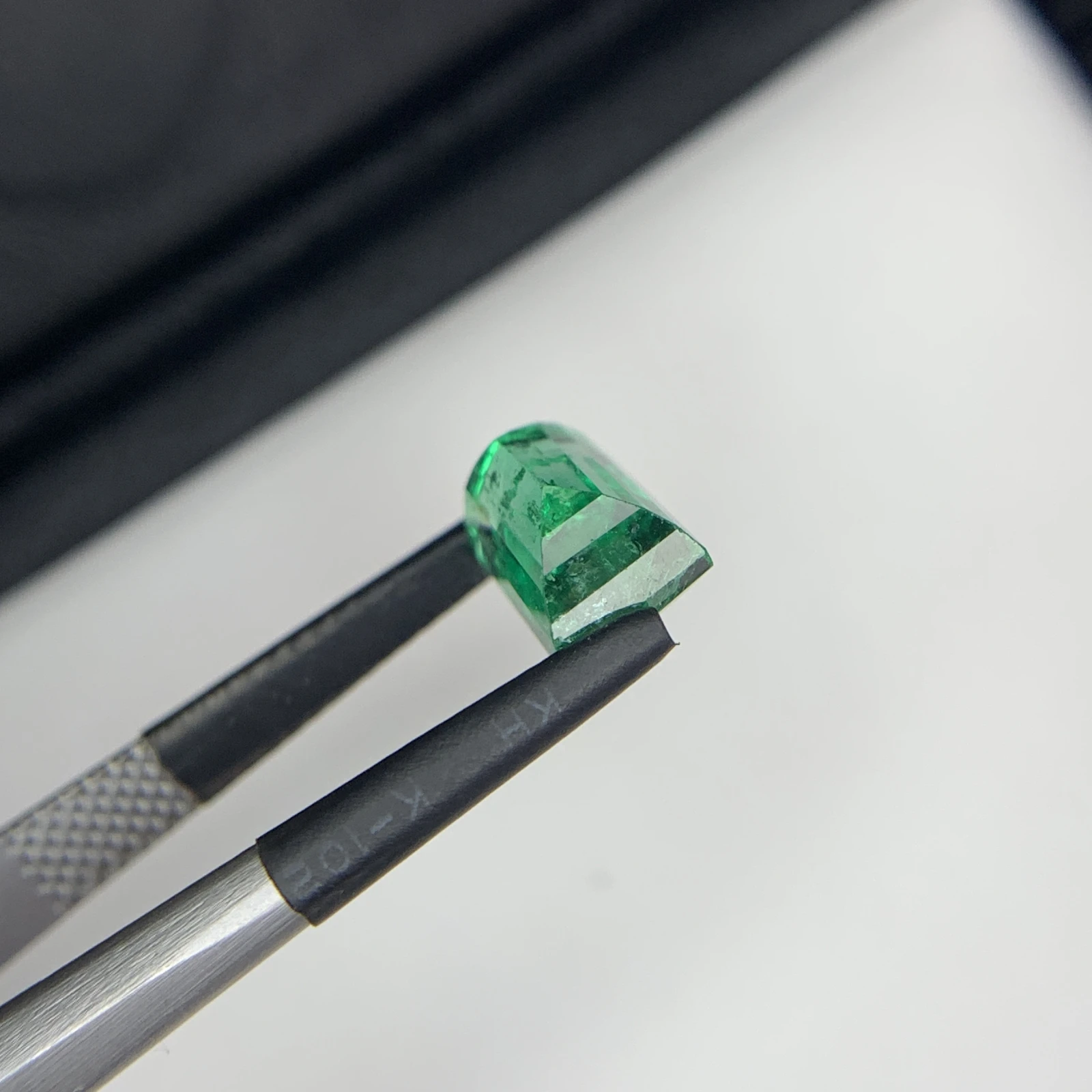 Natural Green Emerald 2.43 Carat Faceted Rectangular Cut Loose Gemstone — view 9